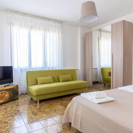 Matthome Apartment *